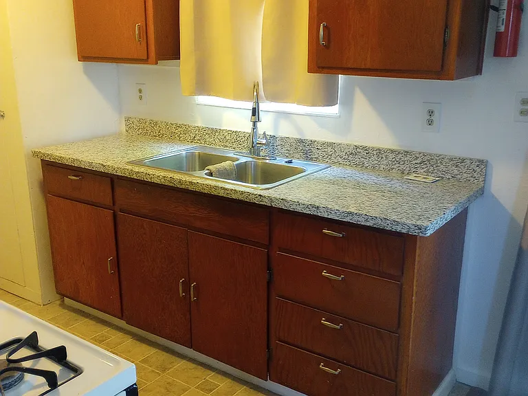 332 Willard Ave — Photo 3