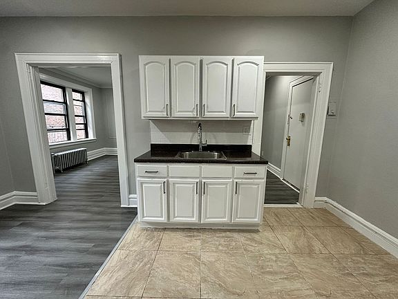 5th image of 147 Halsted St APT 305
