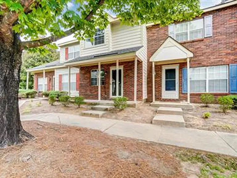 3821 Mosscroft Ln — Photo 32