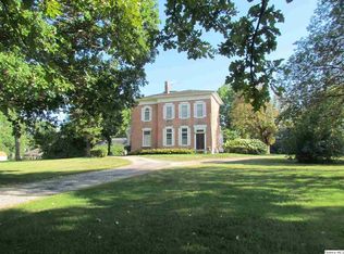 136 Wabash Ave, Carthage, IL 62321