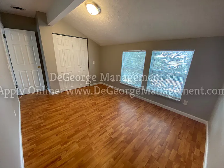Burdick Estates Apartments — Photo 16