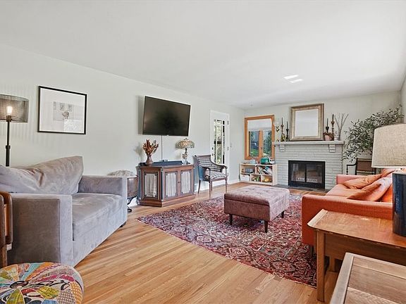3rd image of 333 Forestwood Dr