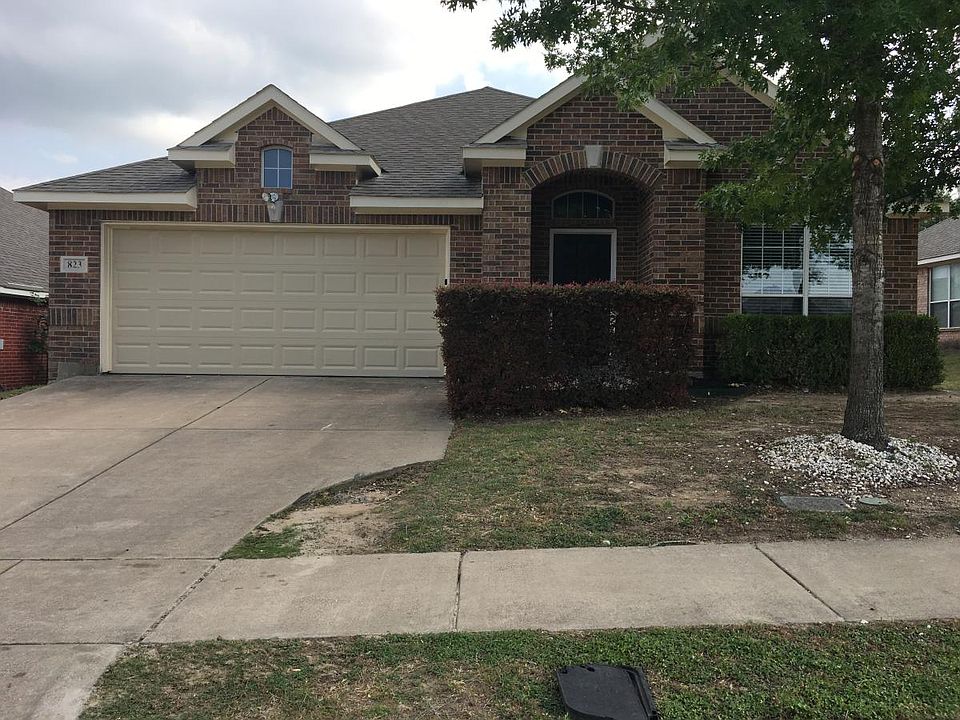 1st image of 823 Calvert Dr