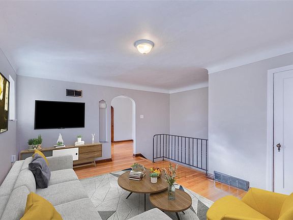3rd image of 3439 Lawn Ave