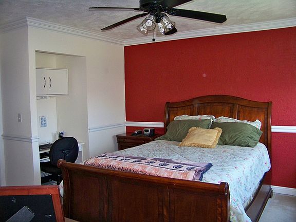 3rd image of 2912 Parkwood Ln