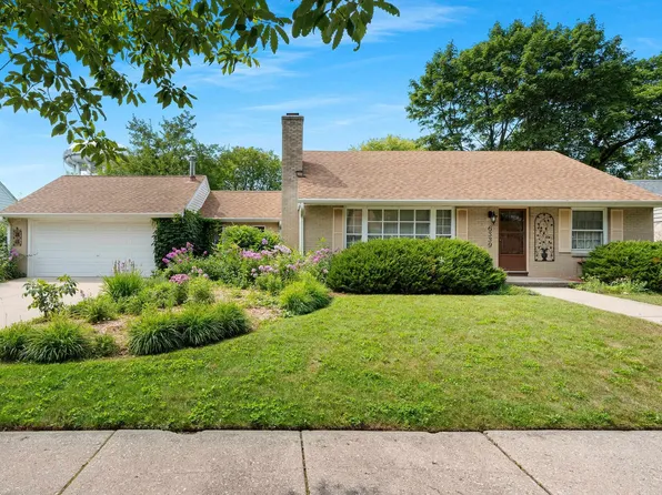 6339 N Bay Ridge Ave, Whitefish Bay, WI 53217