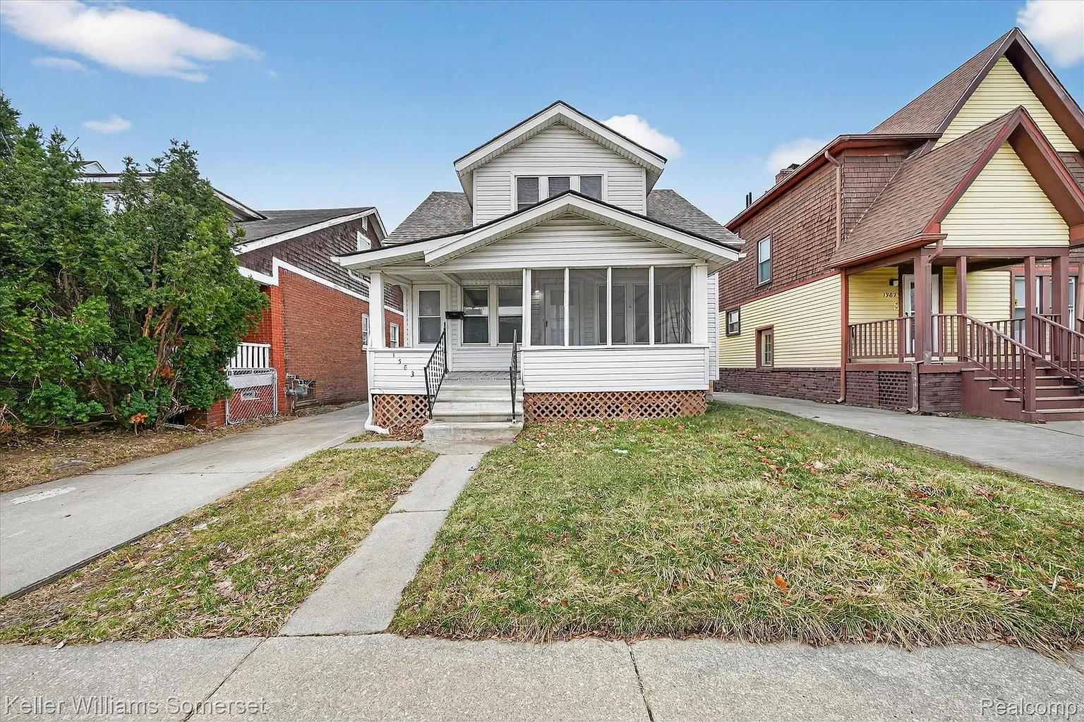 1383 Morris Ave photo 1
