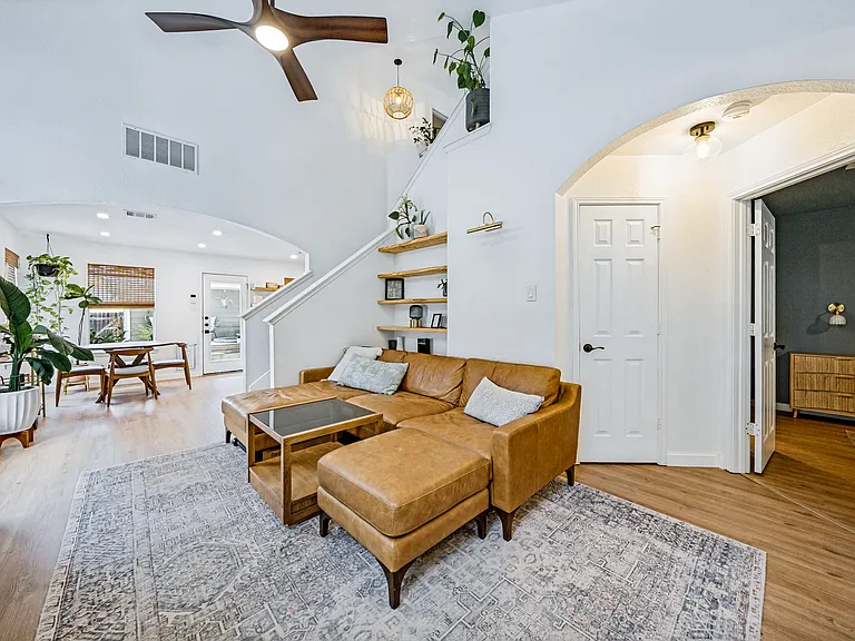 9205 Rowlands Sayle Rd — Photo 5