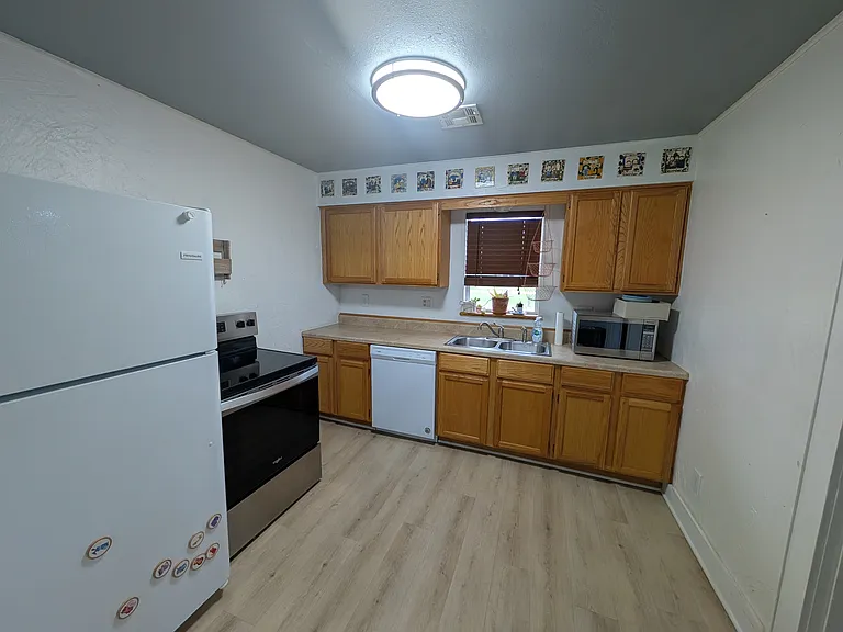 101 Maple Ln — Photo 7