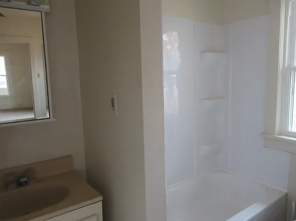 313 Johnson St, Cassopolis, MI 49031