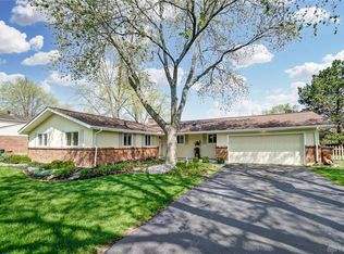 869 Hyde Park Dr, Dayton, OH 45429