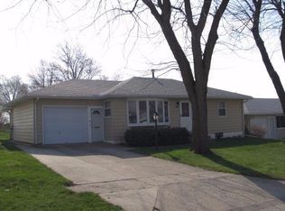 521 S Walnut St, Carroll, IA 51401