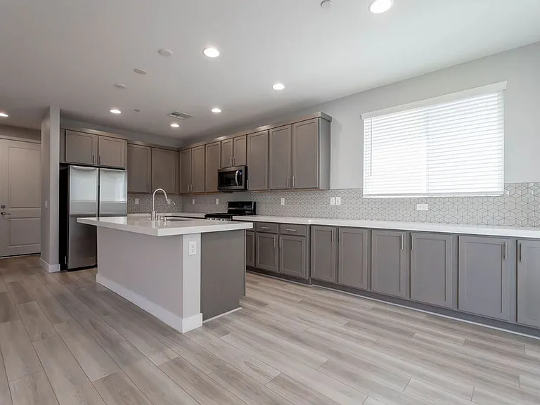 10620 Carnes Ave — Photo 32