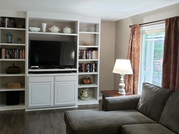 5th image of 1741 Hawthorne Ln