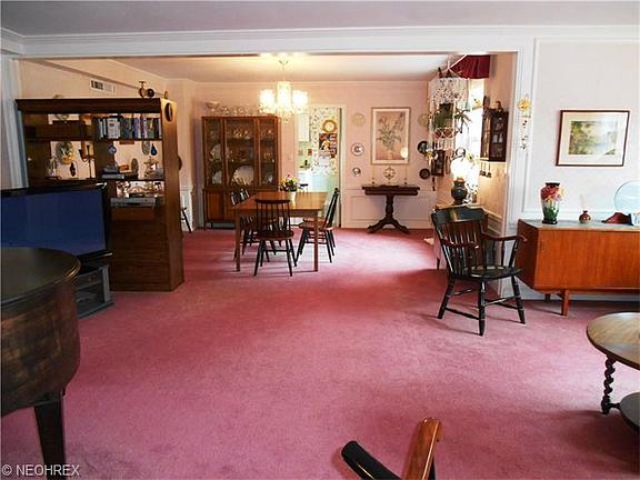 5th image of 19201 Van Aken Blvd APT 204