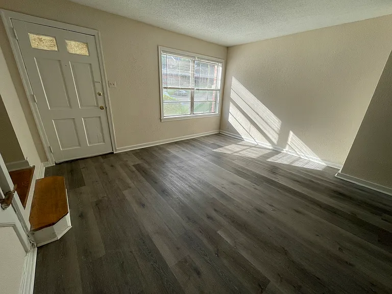 1623 Valley Ave — Photo 12