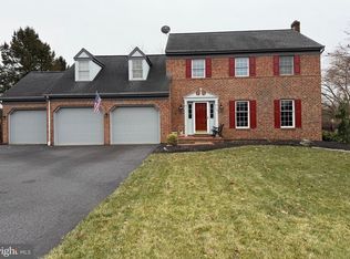 114 James St, Leola, PA 17540