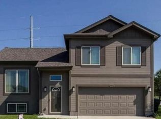 19452 R St, Omaha, NE 68135