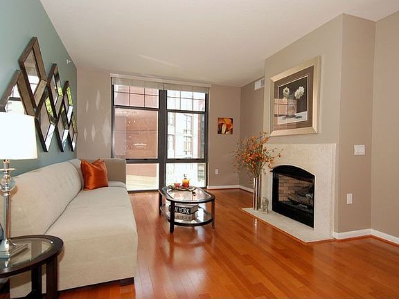 3rd image of 1021 N Garfield St APT 332