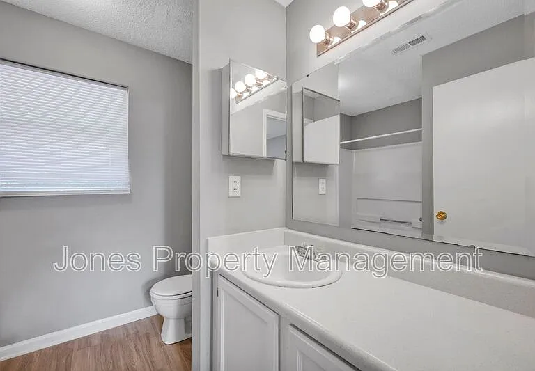 307 Country Club Dr NE — Photo 13