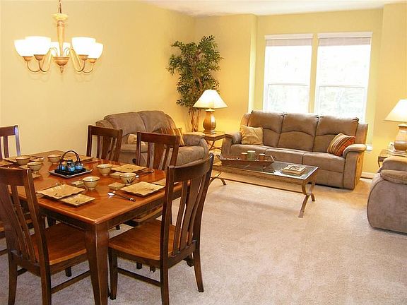 2nd image of 916 Tuscany Dr