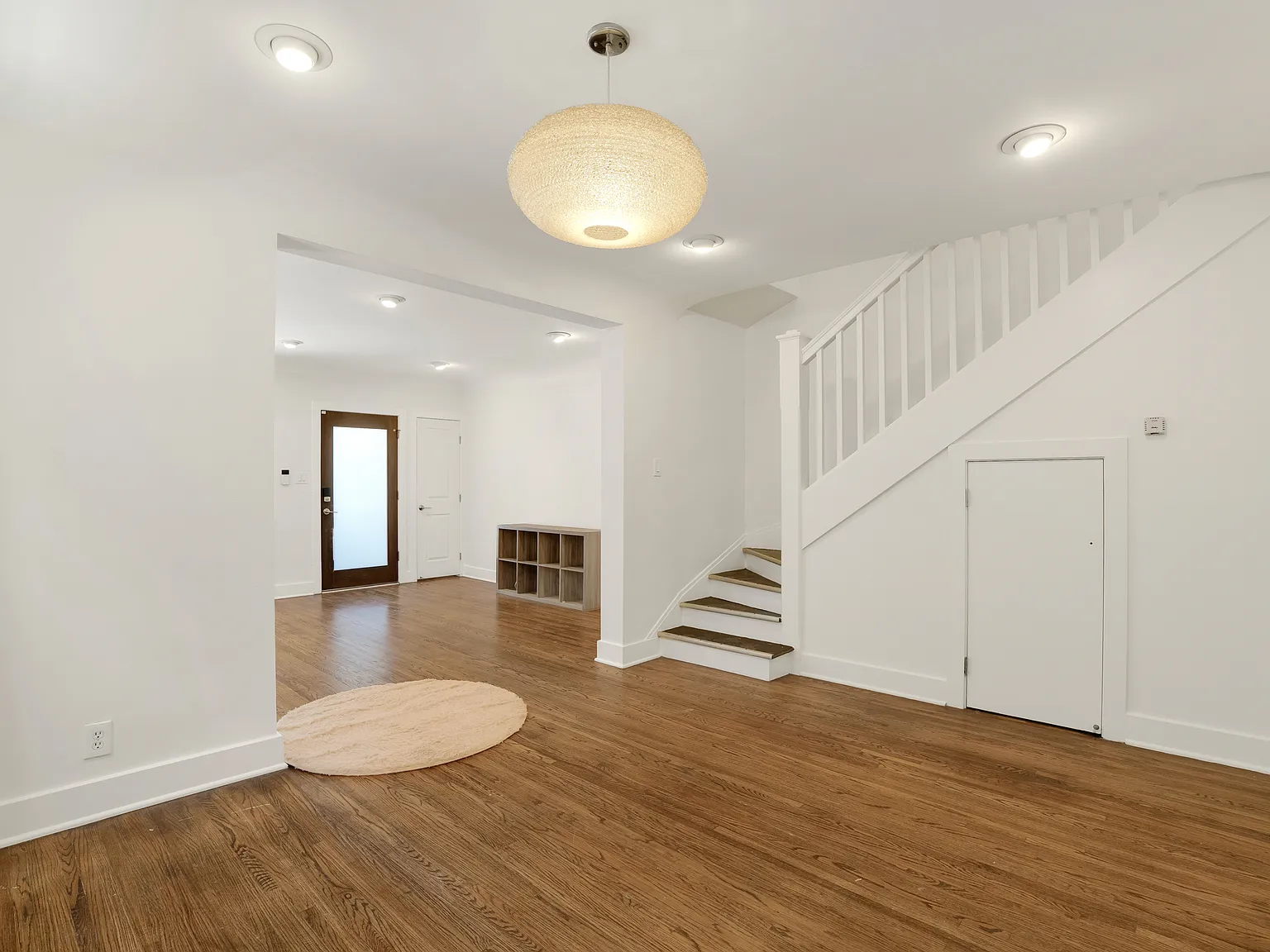 3 bed, 1280 sqft, $3,450 — Photo 2