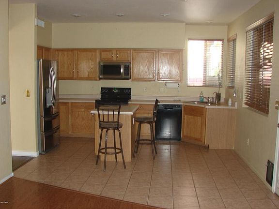 3rd image of 15420 S 14th Pl
