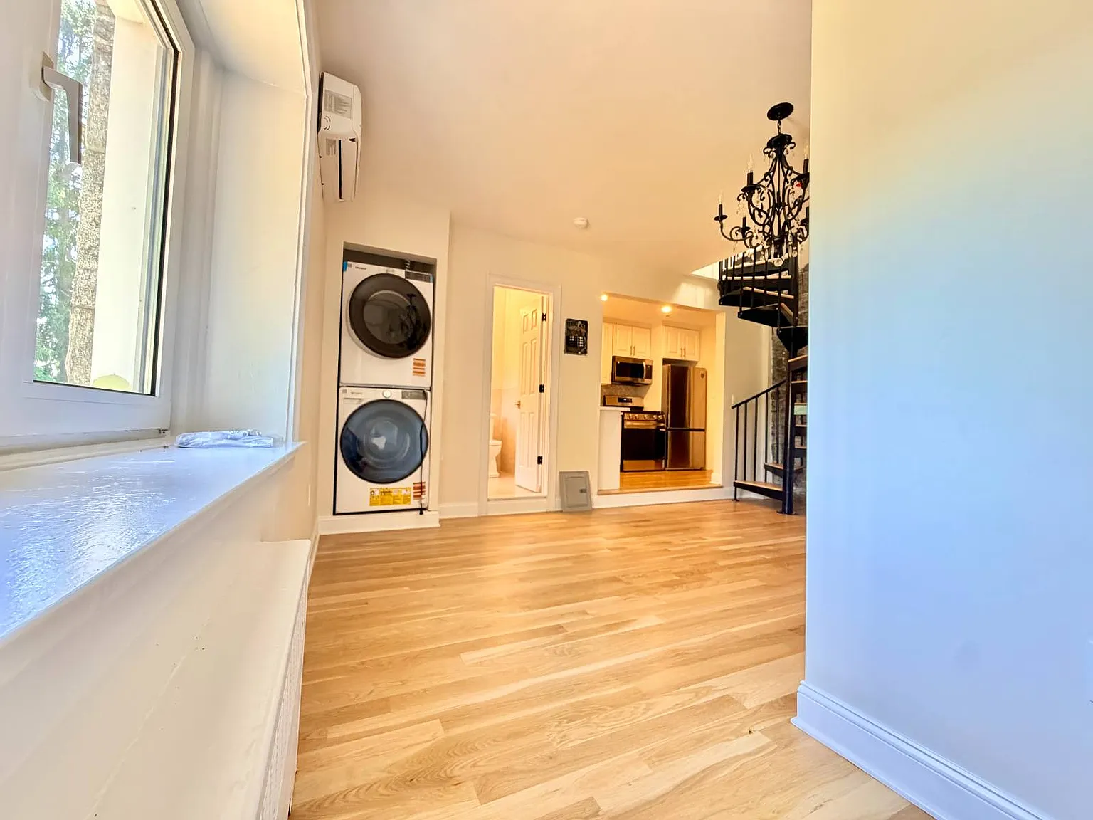 1 bed, 1.0 bath, $3,500 — Photo 3