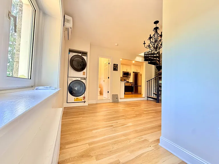 155 Beacon Hill Dr #10 — Photo 3