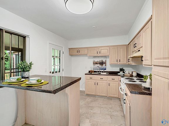 3rd image of 2723 Monticello Dr NW