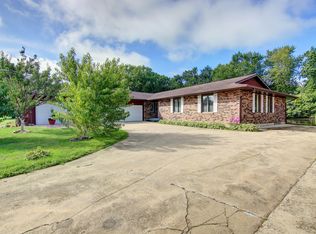 1627 Brandywine Ln, Dixon, IL 61021