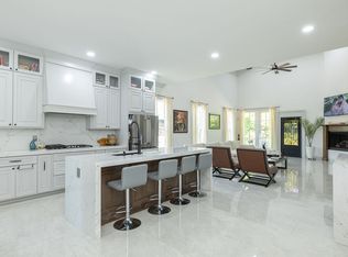 2504 N Crossover Rd, Fayetteville, AR 72703