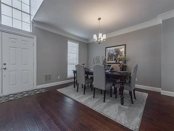 4th image of 628 Mossycup Oak Dr