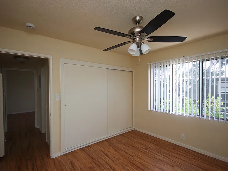 2035 Huntington Dr #6 — Photo 13
