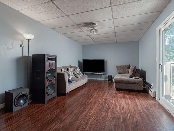 4th image of 336 Killingly St APT D