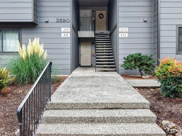 3590 Narrows View Lane NE #102, Bremerton, WA 98310