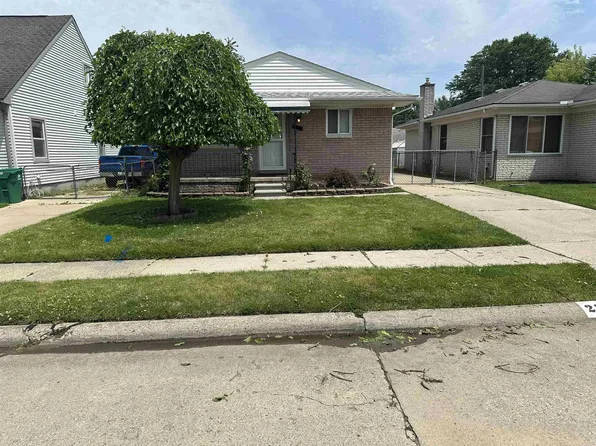 23072 Rein Ave, Eastpointe, MI 48021