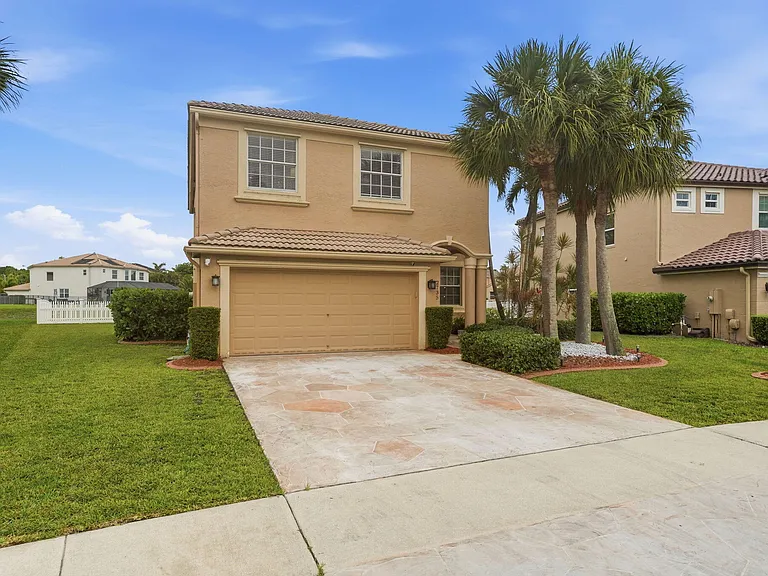 2753 Misty Oaks Cir — Photo 3