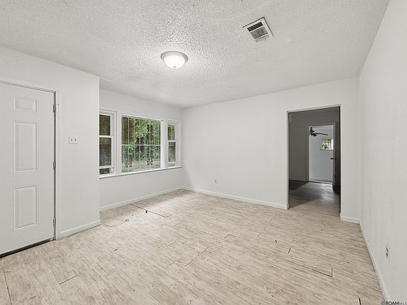 3rd image of 5156 Linden St