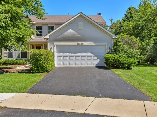 2462 Green Valley Ct, Aurora, IL 60503