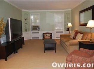 22 Hamilton Pl APT H1, Garden City, NY 11530
