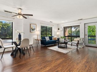 4 Summit Dr APT 001, Reading, MA 01867