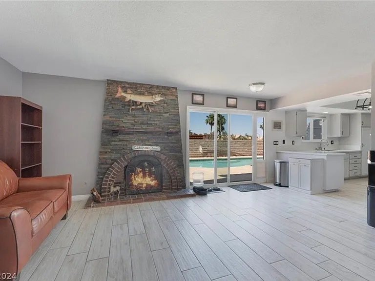 580 Chelsea Dr — Photo 23