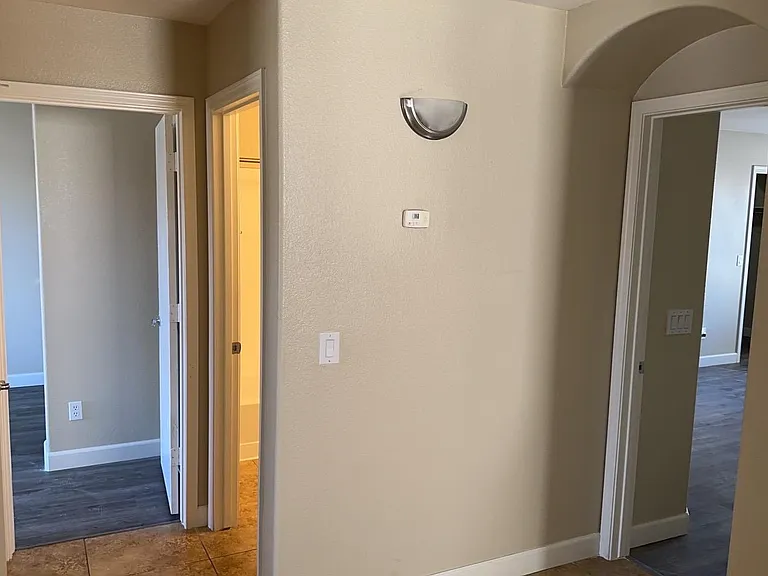 8503 S 49th Ln — Photo 11