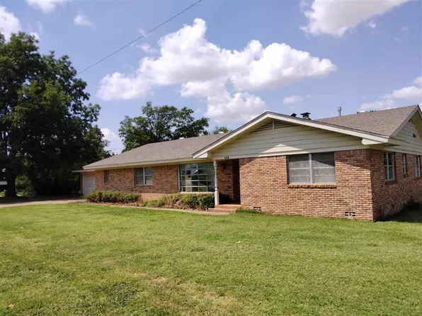 402 S Mapel St, Grandfield, OK 73546