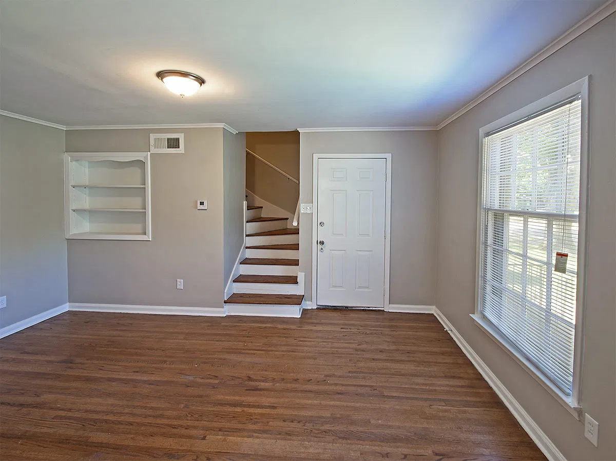 3 Bedroom, 2 Bathroom Duplex Near Colonial and Park — Photo 3