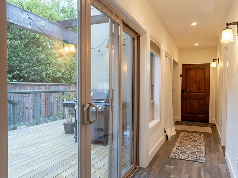 610 Forest Ave — Photo 32