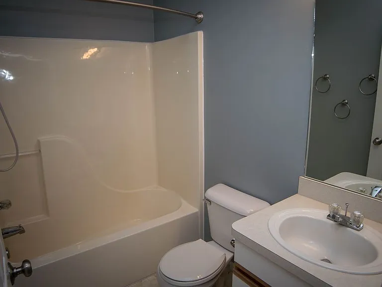 484 Waverly Cmns — Photo 19