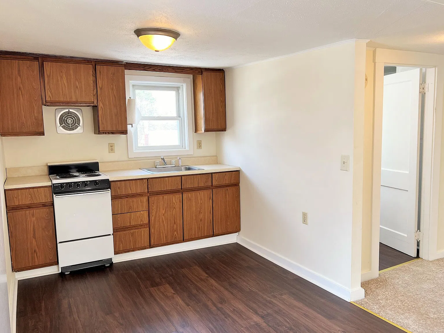 2 bed, 720 sqft, $1,200 — Photo 3