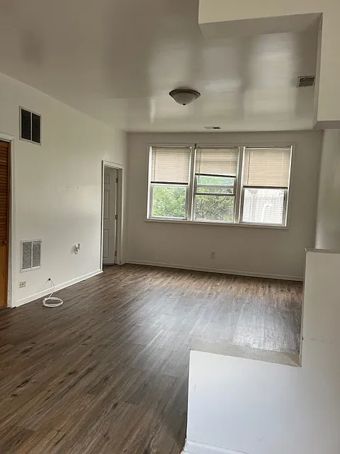 3 bed, 800 sqft, $1,550 — Photo 4